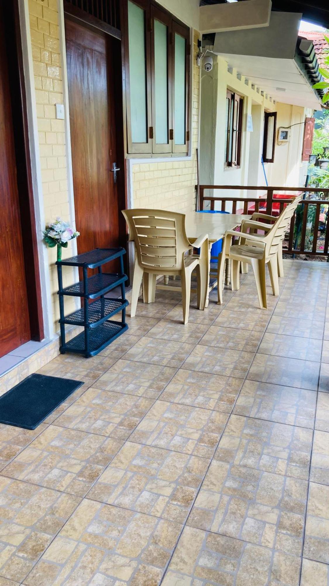 Siri Tourist Holiday Home Hikkaduwa Exterior photo